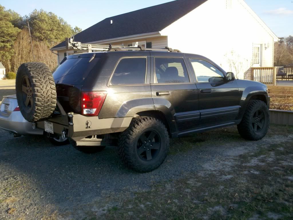 Jeep wk rear bumper tire carrier