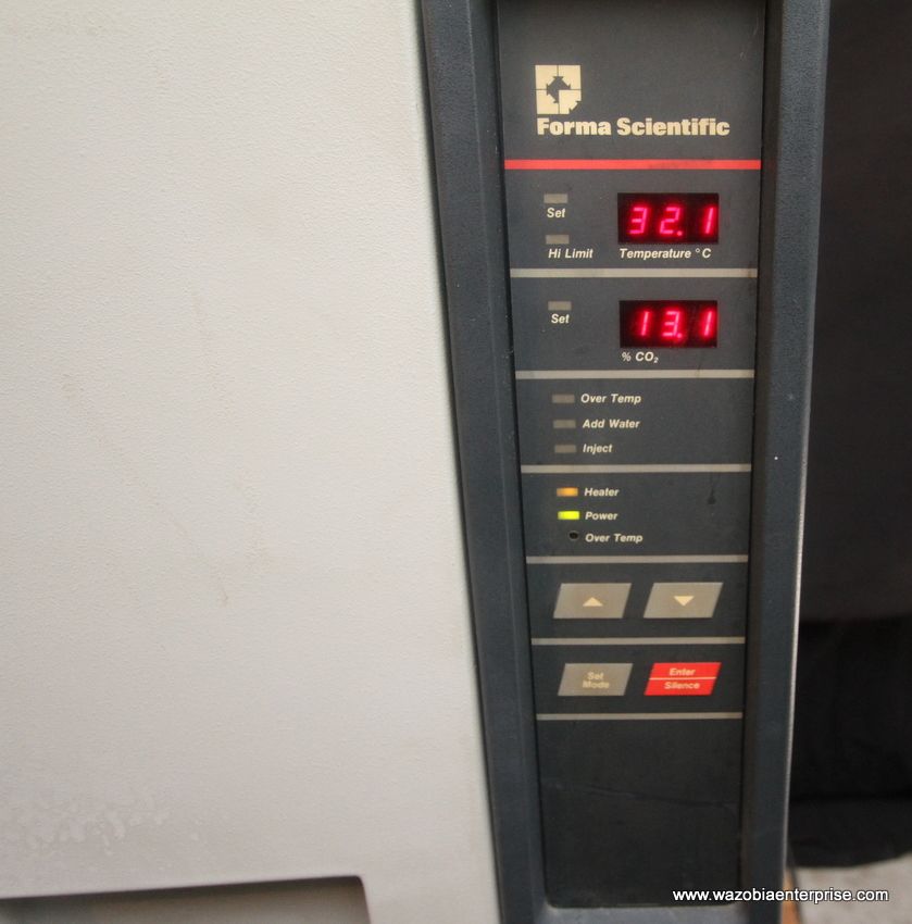 FORMA SCIENTIFIC AUTOMATIC CO2 INCUBATOR MODEL 3193  