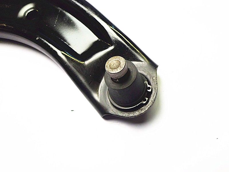 PAIR NEW FRONT LOWER CONTROL ARMS & BALL JOINT FOR NISSAN MICRA K13