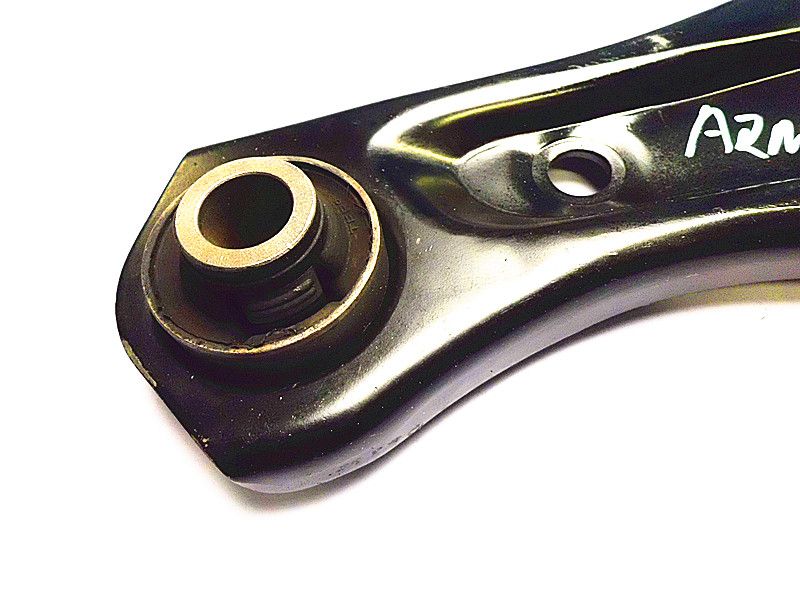 PAIR NEW FRONT LOWER CONTROL ARMS & BALL JOINT FOR NISSAN MICRA K13