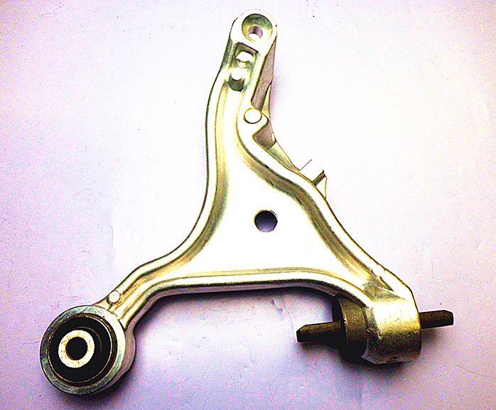NEW RIGHT SIDE FRONT LOWER CONTROL ARM FOR VOLVO S60 20002010 V70 2001