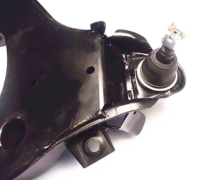 NEW RIGHT SIDE FRONT LOWER CONTROL ARM FOR NISSAN NAVARA D22 4WD 04/